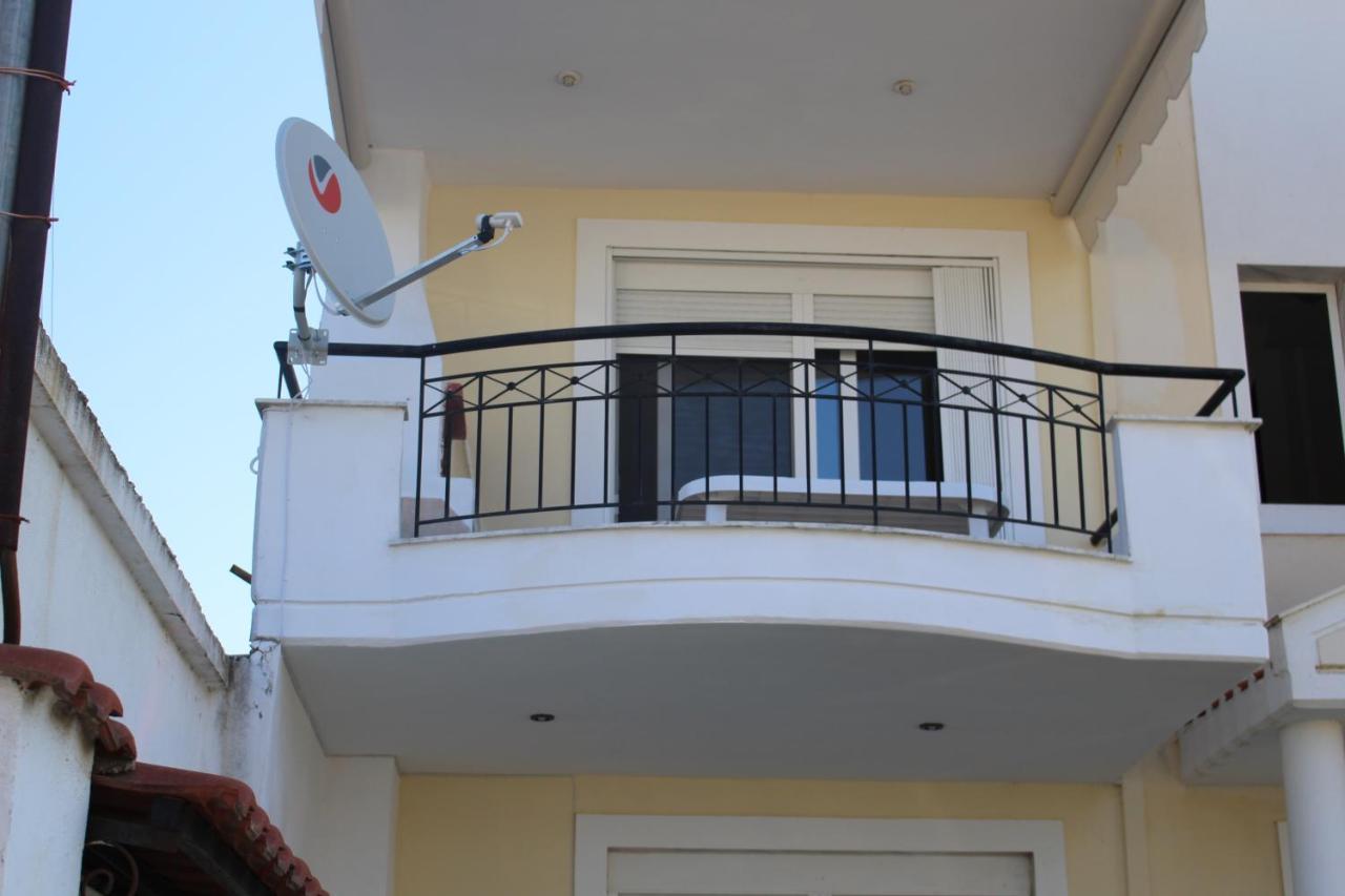 Paralia Ofriniou Gr Sunrise Apartments 3 Exterior photo